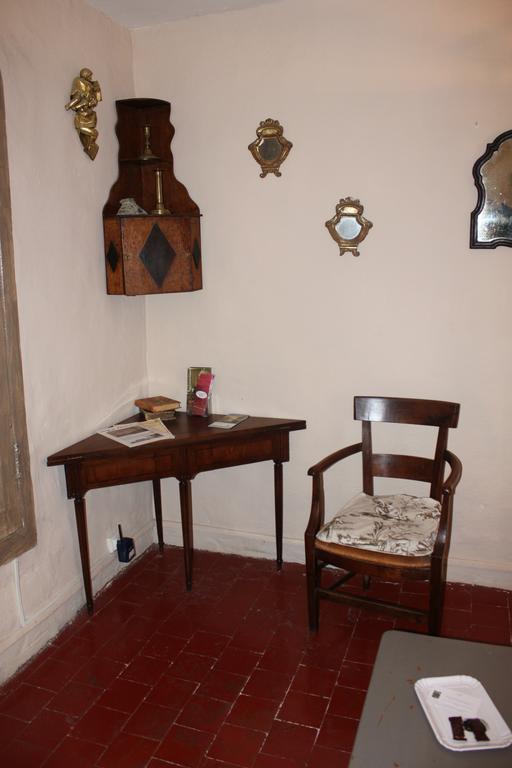 Chateau De Vedène Buitenkant foto