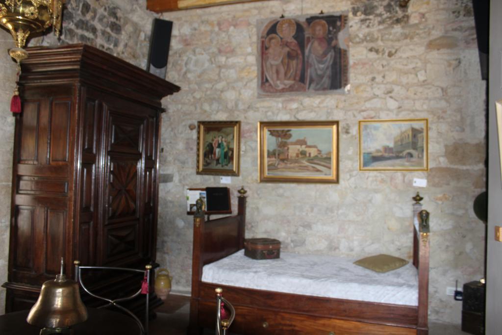 Chateau De Vedène Buitenkant foto